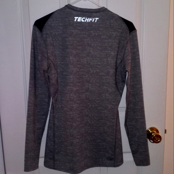 Adidas Techfit compression shirt - Picture 1 of 3